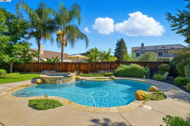 1865 La Fonte Court, Brentwood, CA 94513