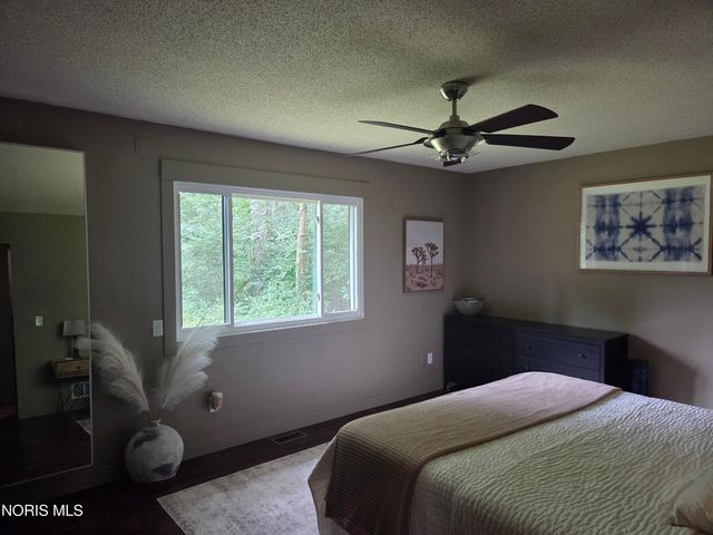 7221 Manore Road, Whitehouse, OH 43571