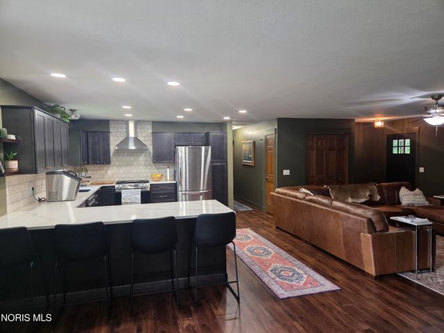7221 Manore Road, Whitehouse, OH 43571