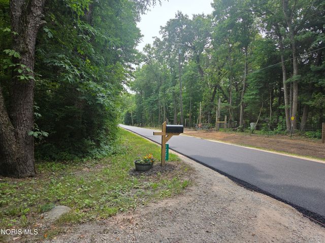 7221 Manore Road, Whitehouse, OH 43571