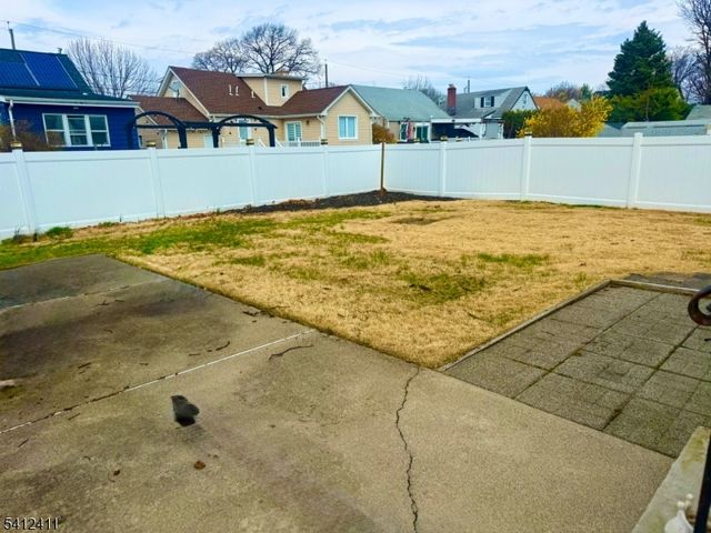 62 Runyon Rd, Clifton City, NJ 07013