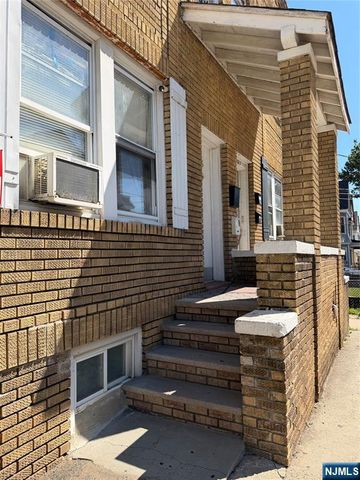 135 Hoyt 2, Kearny, NJ 07032