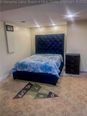 993 Old Point Road, St Albans, WV 25177