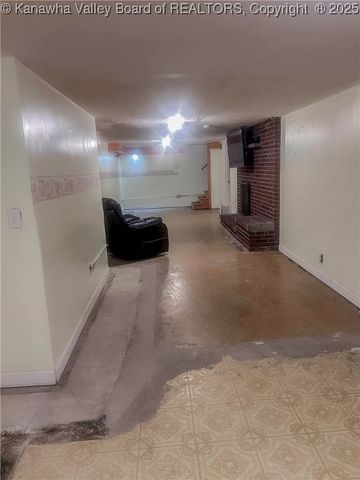 993 Old Point Road, St Albans, WV 25177