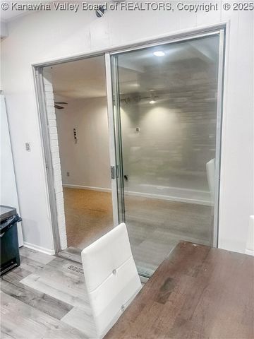 993 Old Point Road, St Albans, WV 25177