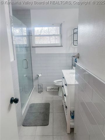 993 Old Point Road, St Albans, WV 25177