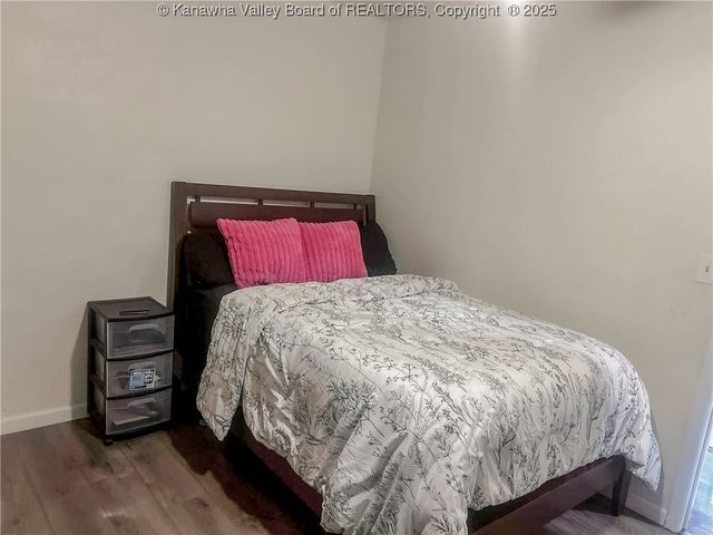 993 Old Point Road, St Albans, WV 25177