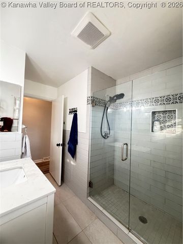 993 Old Point Road, St Albans, WV 25177