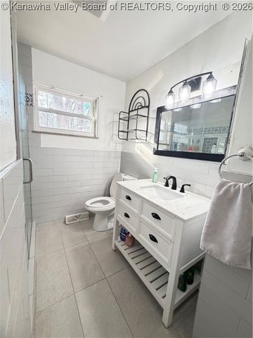 993 Old Point Road, St Albans, WV 25177