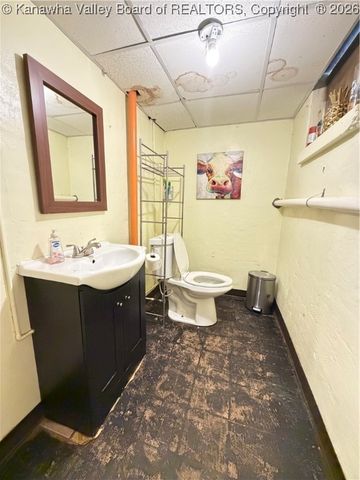 993 Old Point Road, St Albans, WV 25177