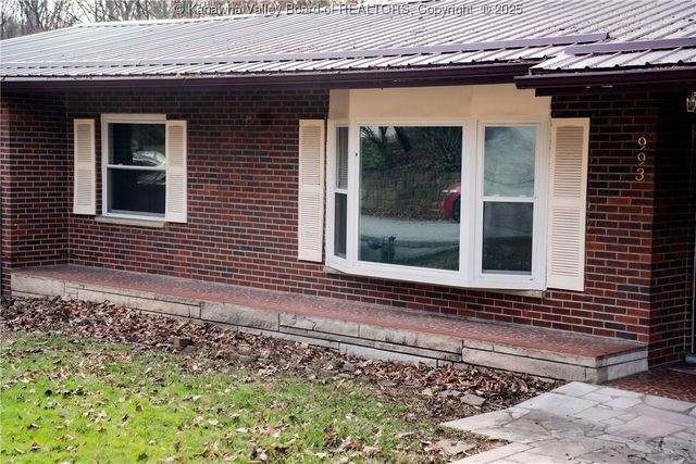 993 Old Point Road, St Albans, WV 25177