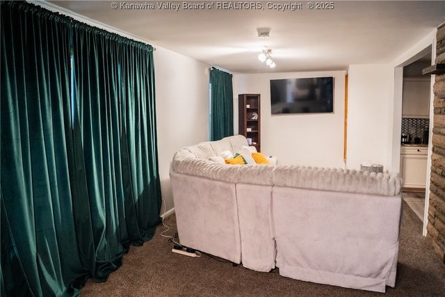 993 Old Point Road, St Albans, WV 25177