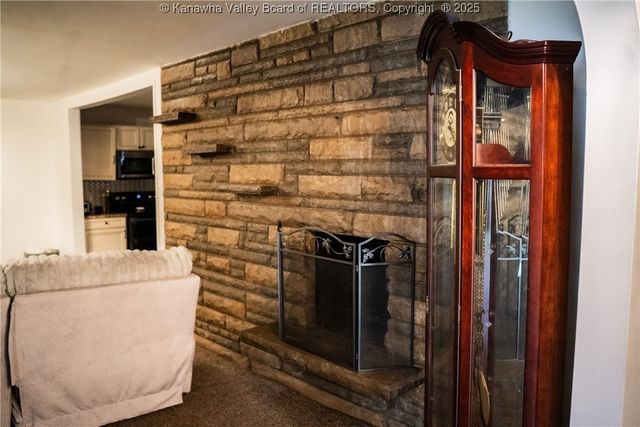 993 Old Point Road, St Albans, WV 25177