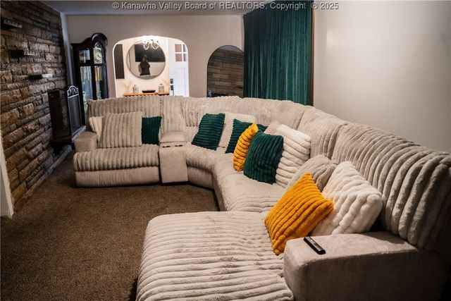 993 Old Point Road, St Albans, WV 25177