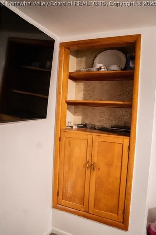 993 Old Point Road, St Albans, WV 25177