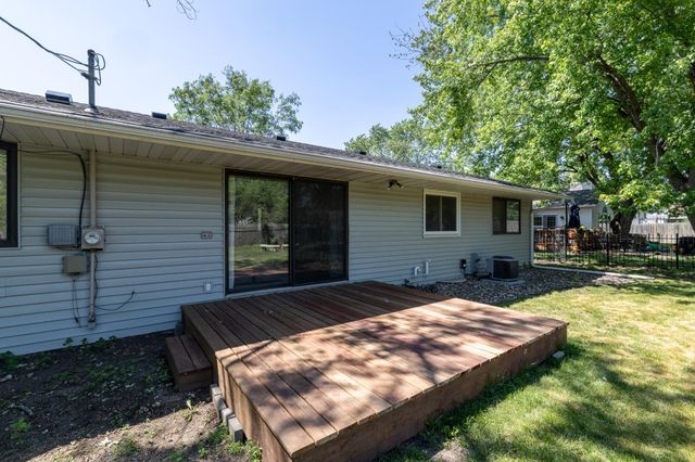 991 Cortland Drive, Apple Valley, MN 55124