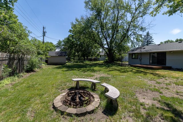 991 Cortland Drive, Apple Valley, MN 55124