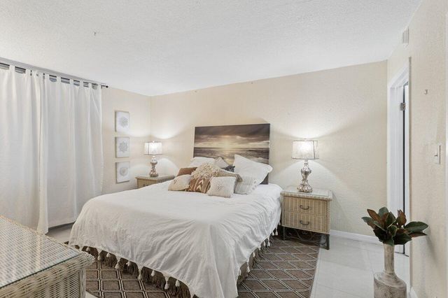 3141 NW 47th Terrace 124, Lauderdale Lakes, FL 33319