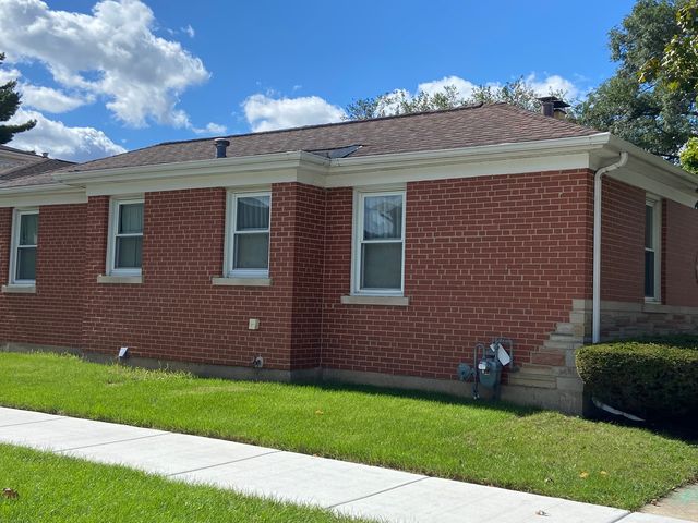 3333 W 102 Street, Evergreen Park, IL 60805