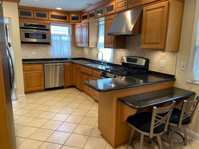 3333 W 102 Street, Evergreen Park, IL 60805