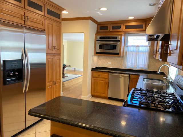 3333 W 102 Street, Evergreen Park, IL 60805