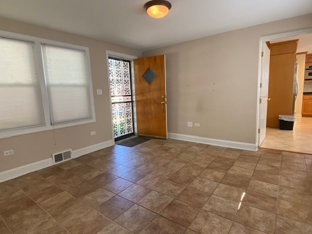 3333 W 102 Street, Evergreen Park, IL 60805