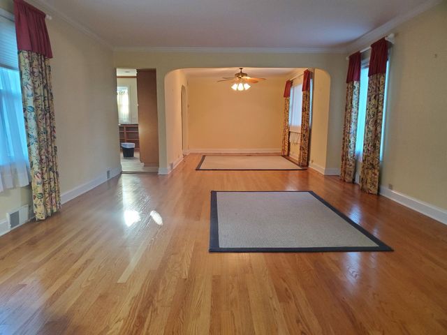 3333 W 102 Street, Evergreen Park, IL 60805