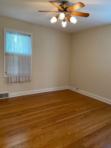 3333 W 102 Street, Evergreen Park, IL 60805