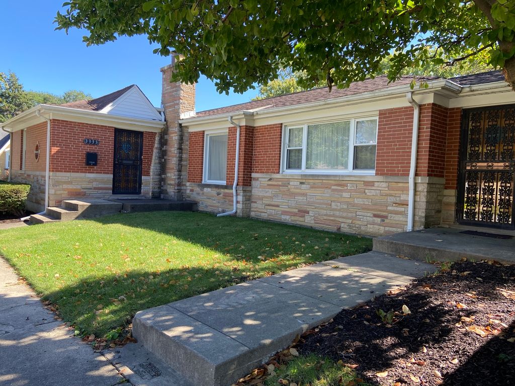 3333 W 102 Street, Evergreen Park, IL 60805