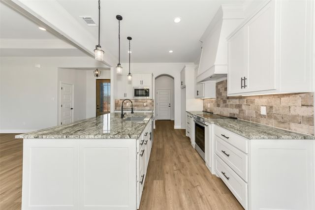 801 Holiday Hills Drive, Mineral Wells, TX 76067