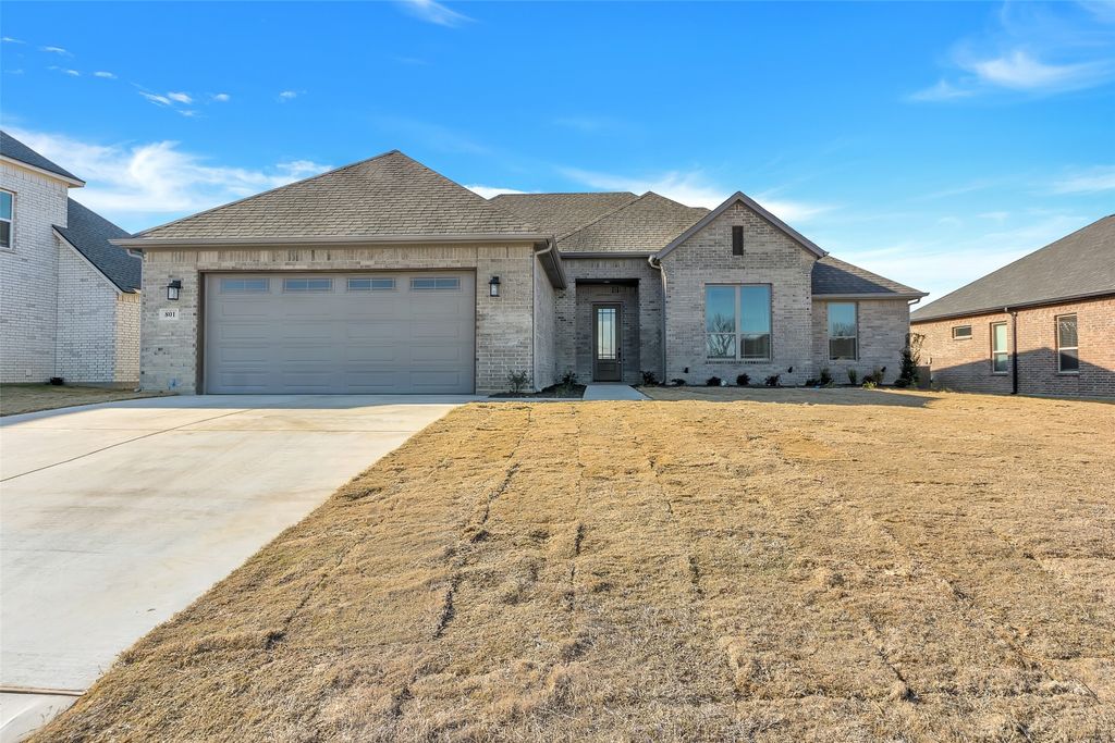 801 Holiday Hills Drive, Mineral Wells, TX 76067