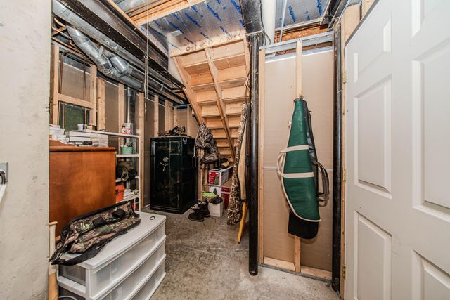 4105 Eucalyptus Way, Pinckney, MI 48169