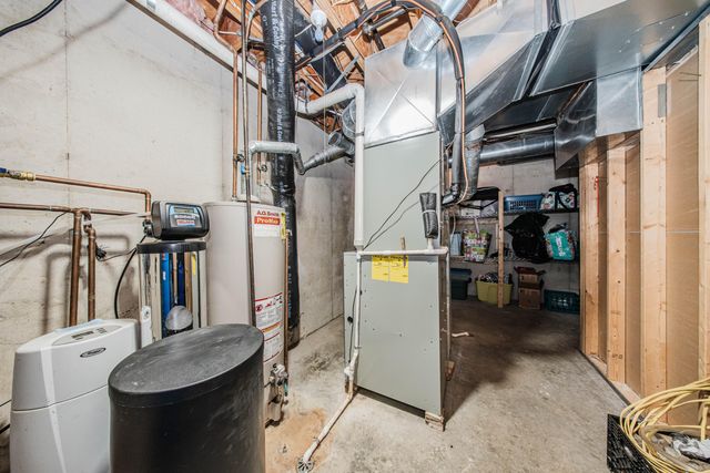 4105 Eucalyptus Way, Pinckney, MI 48169