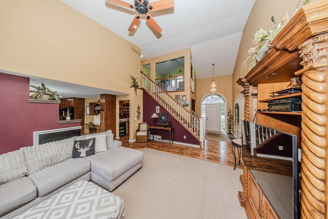 4105 Eucalyptus Way, Pinckney, MI 48169