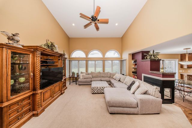 4105 Eucalyptus Way, Pinckney, MI 48169
