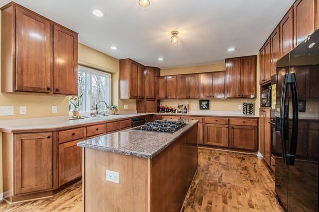 4105 Eucalyptus Way, Pinckney, MI 48169