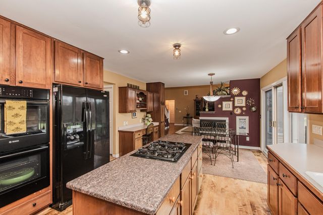 4105 Eucalyptus Way, Pinckney, MI 48169