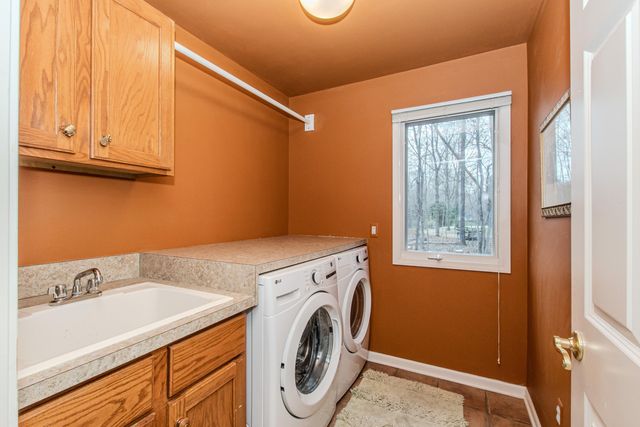 4105 Eucalyptus Way, Pinckney, MI 48169