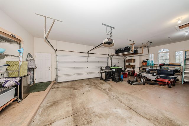 4105 Eucalyptus Way, Pinckney, MI 48169