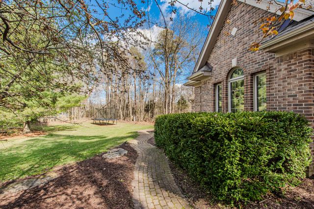 4105 Eucalyptus Way, Pinckney, MI 48169