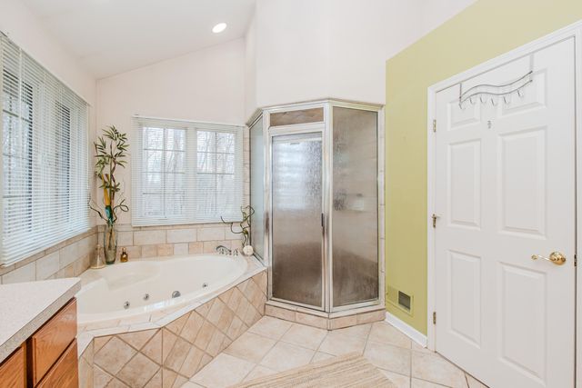 4105 Eucalyptus Way, Pinckney, MI 48169