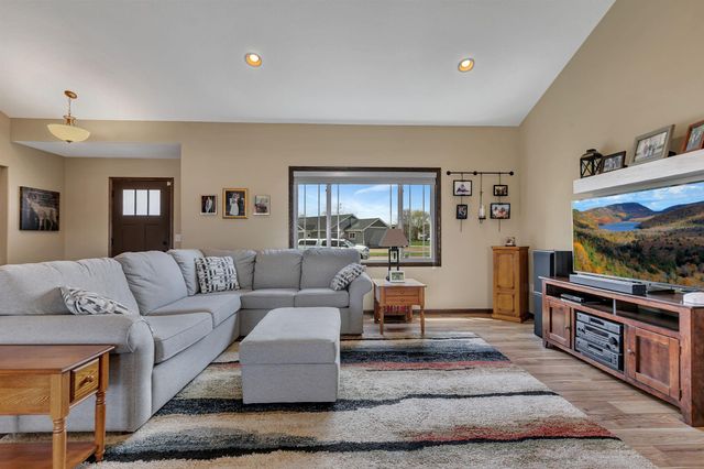 1704 Knottingham Drive, Sartell, MN 56377