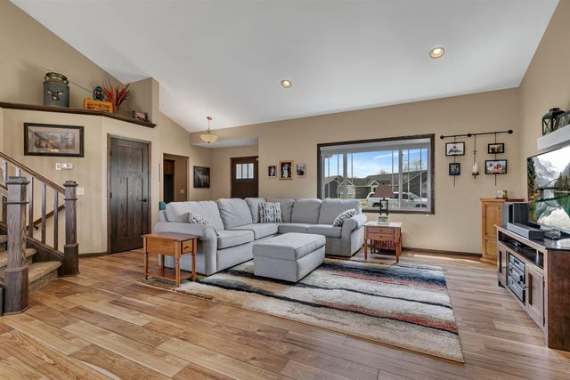 1704 Knottingham Drive, Sartell, MN 56377