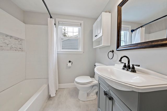 560 Pond St, Weymouth, MA 02190