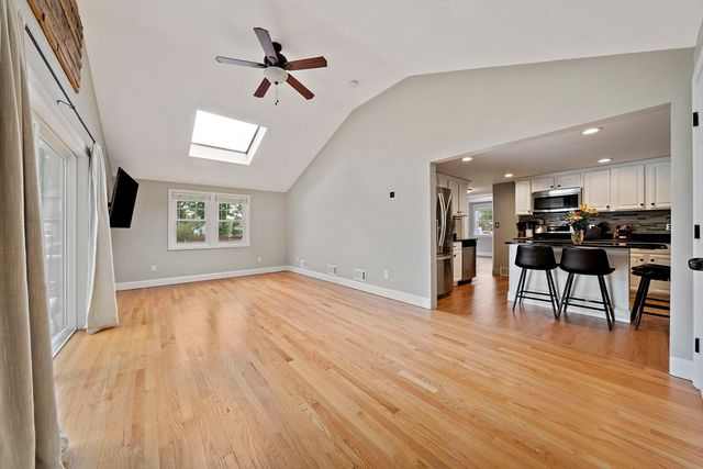 560 Pond St, Weymouth, MA 02190