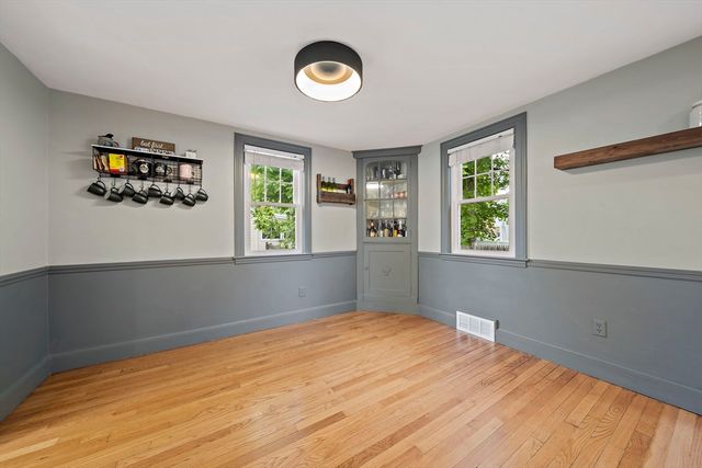 560 Pond St, Weymouth, MA 02190