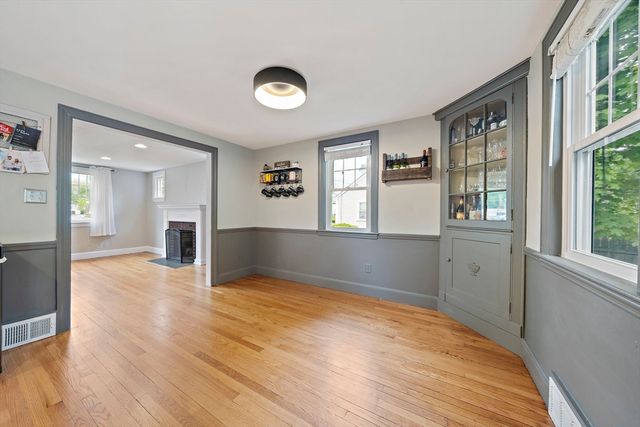 560 Pond St, Weymouth, MA 02190