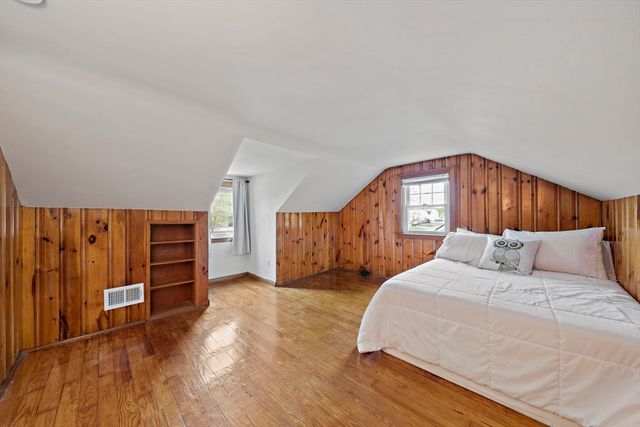 560 Pond St, Weymouth, MA 02190