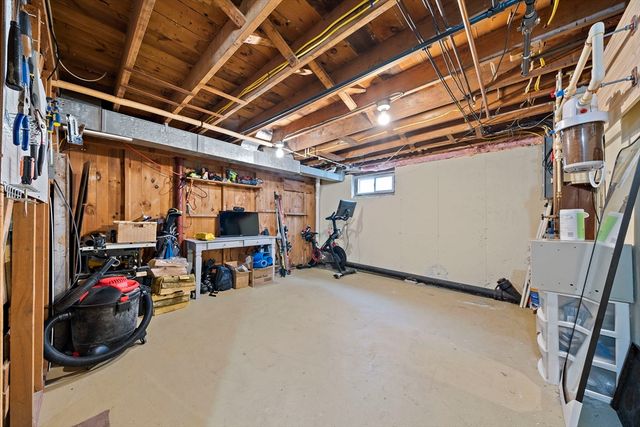 560 Pond St, Weymouth, MA 02190