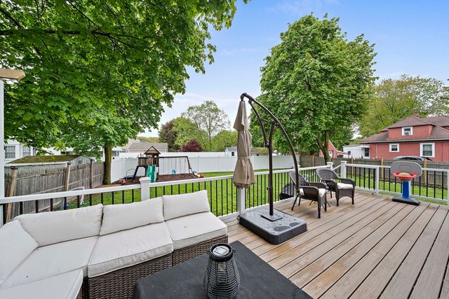 560 Pond St, Weymouth, MA 02190